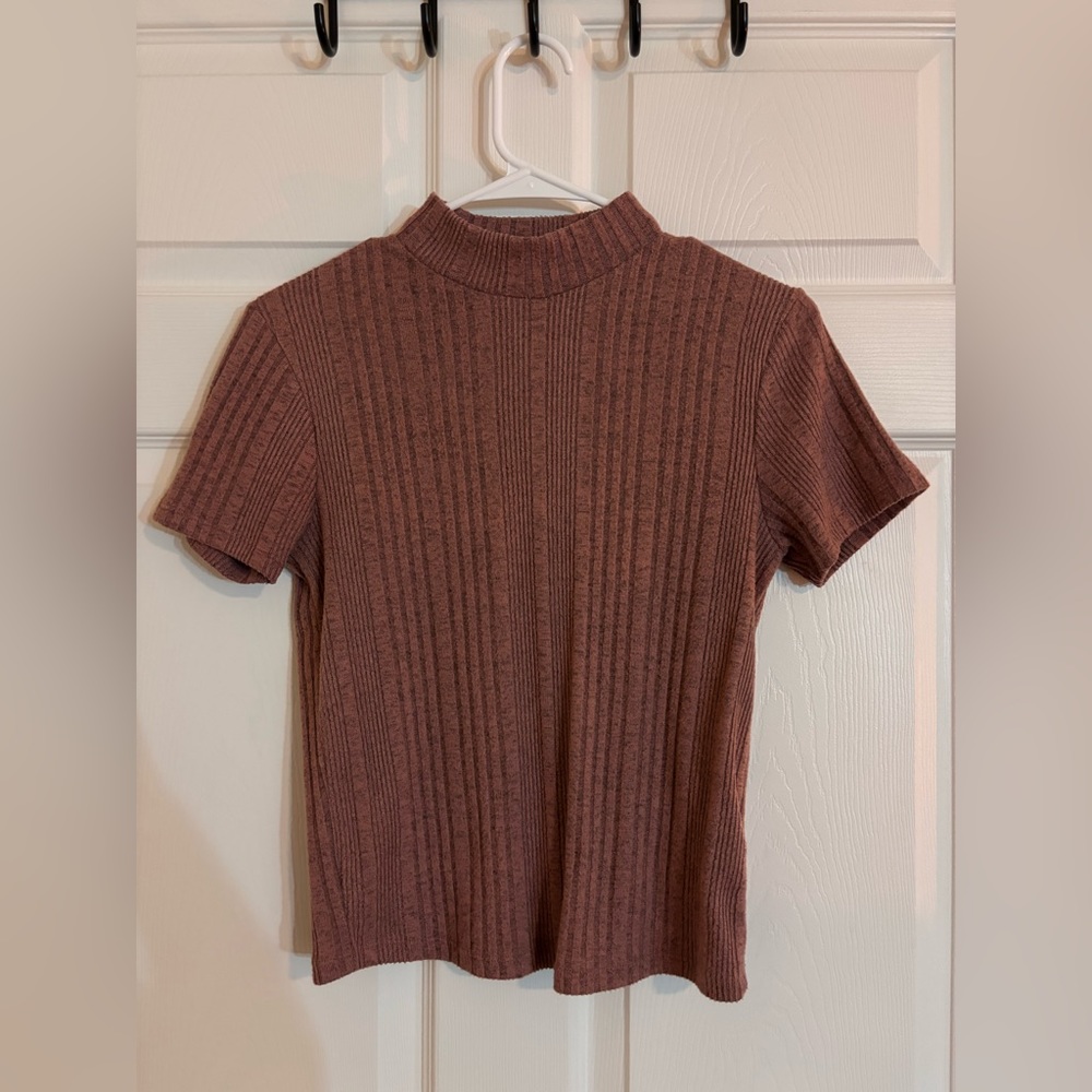 Mauve short sleeve, turtle neck